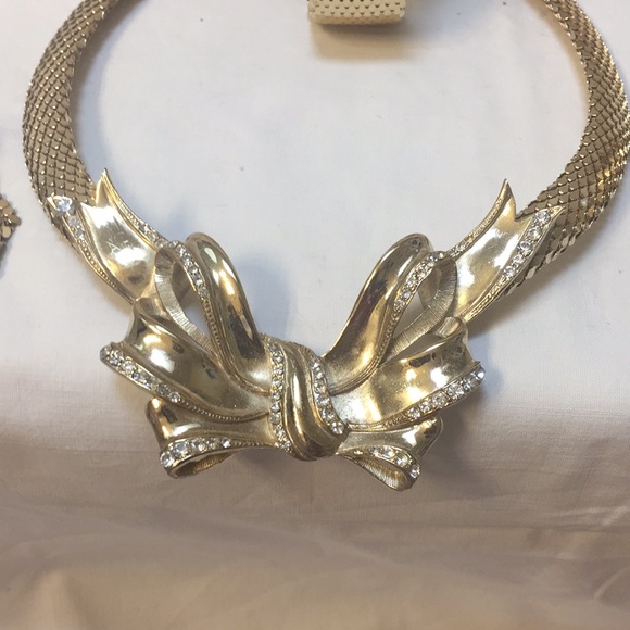 Vintage necklace Bracelet and Clip On Earrings - Picture 2 of 9